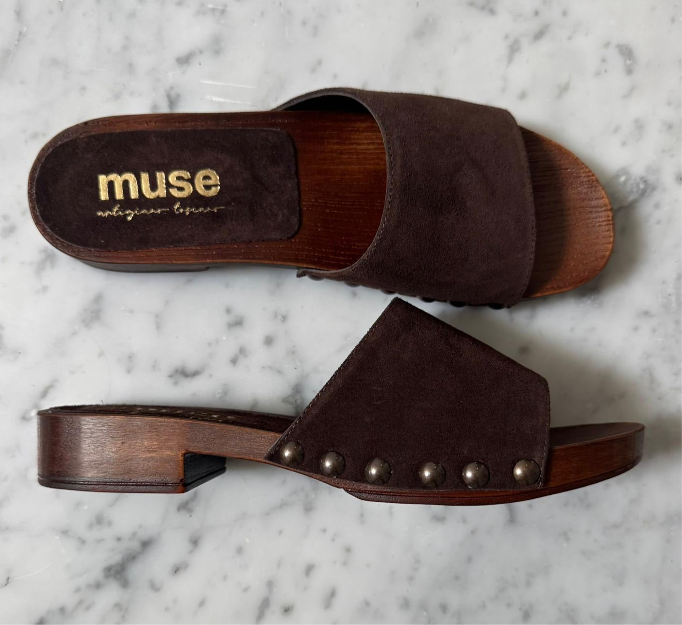 ZOCCOLO A FASCIA // MUSE