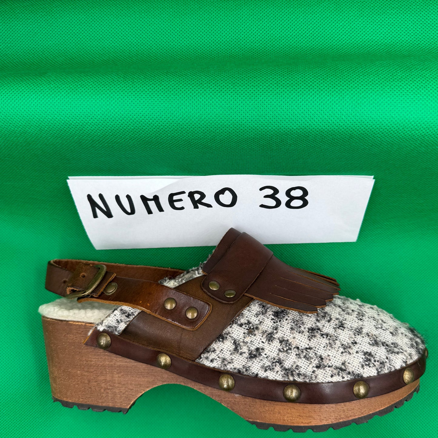 ZOCCOLI SCONTATISSIMI 38