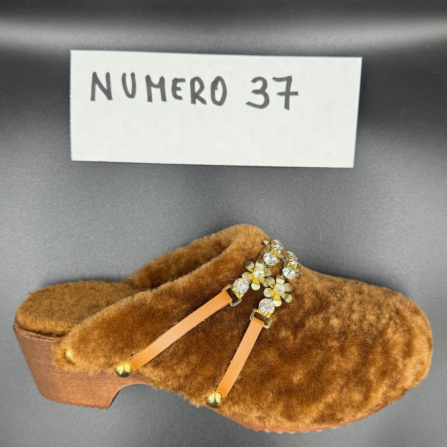 ZOCCOLI SCONTATISSIMI 37