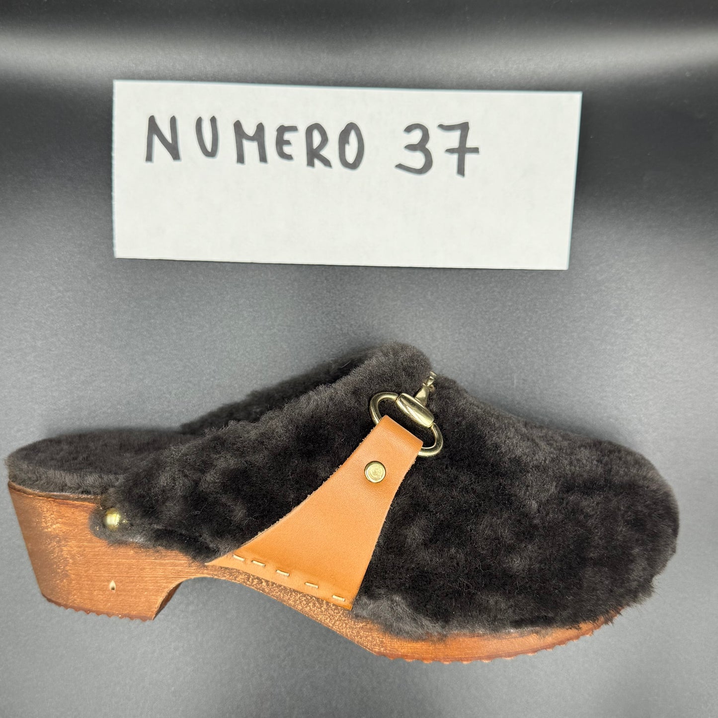 ZOCCOLI SCONTATISSIMI 37