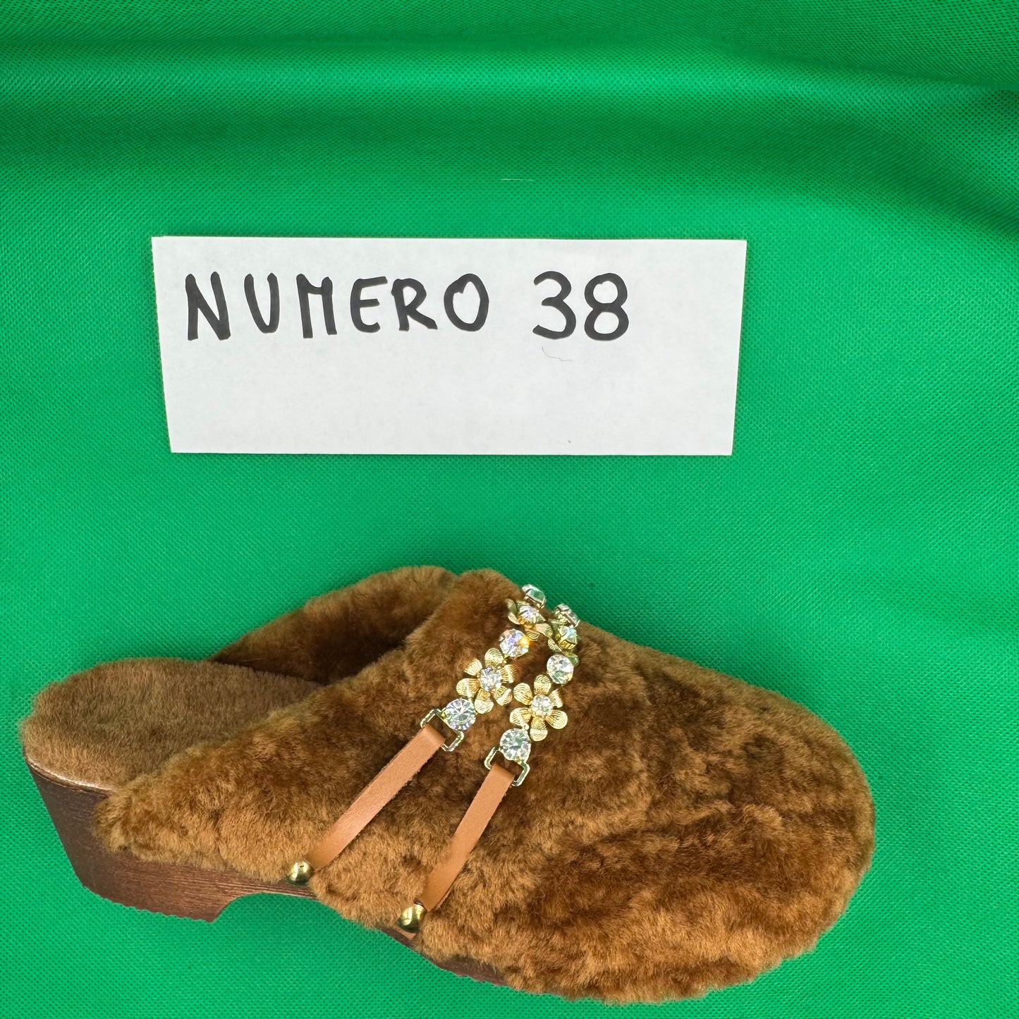 ZOCCOLI SCONTATISSIMI 38