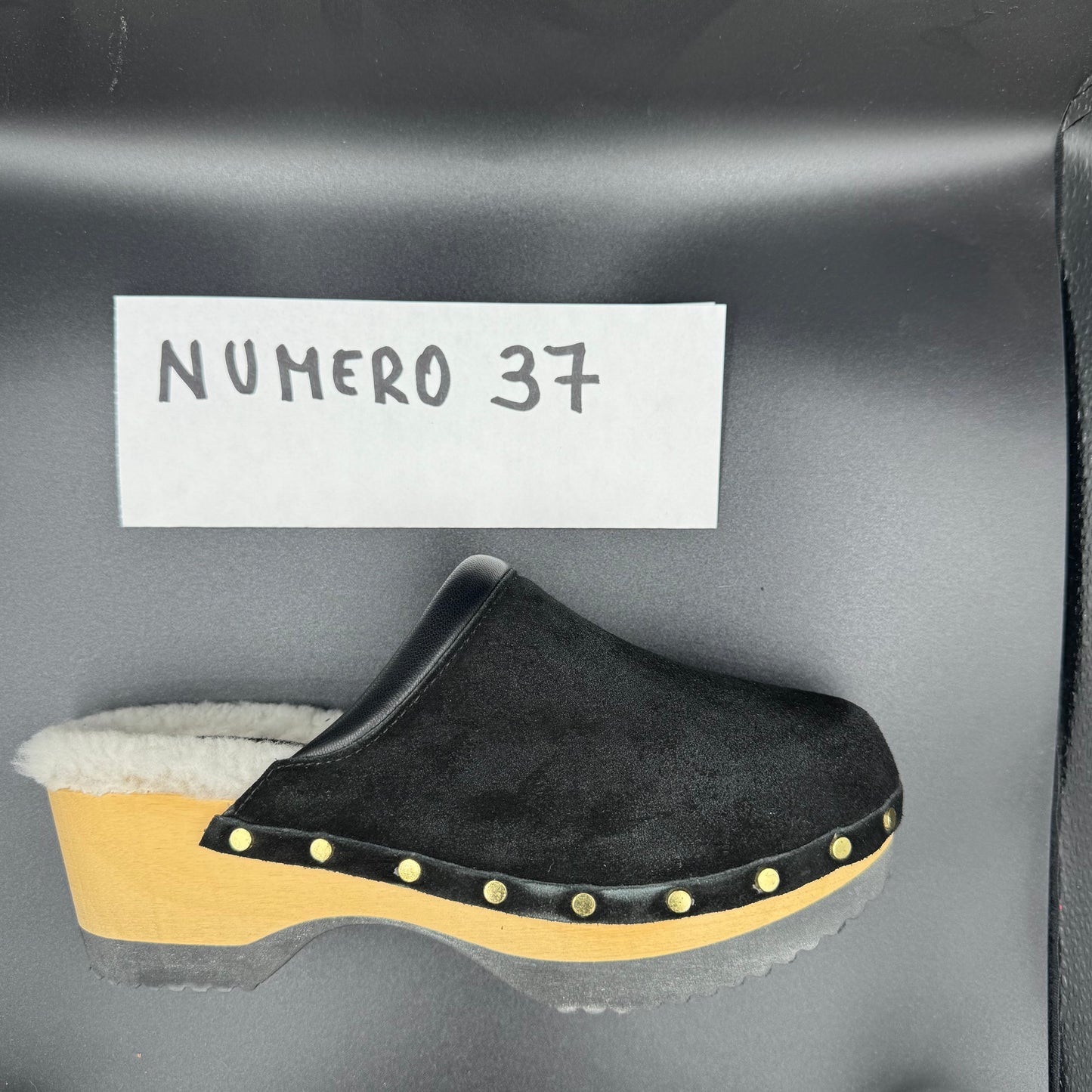 ZOCCOLI SCONTATISSIMI 37