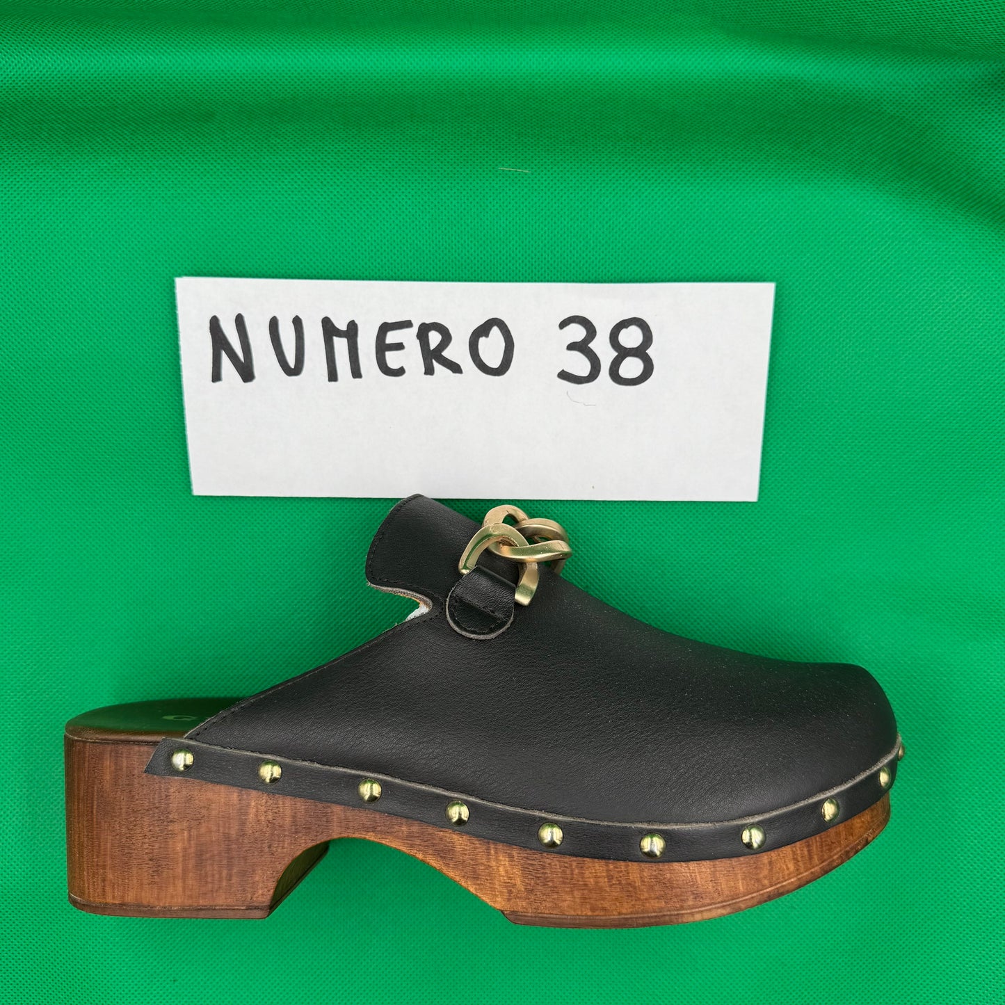 ZOCCOLI SCONTATISSIMI 38