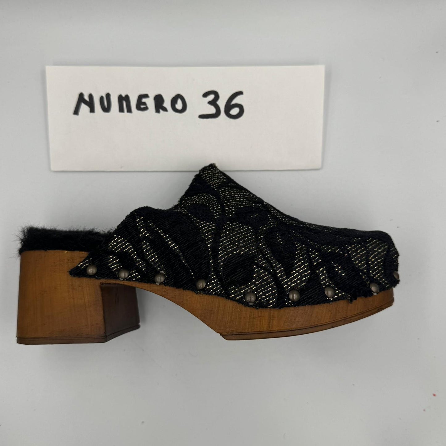 ZOCCOLI SCONTATISSIMI 36