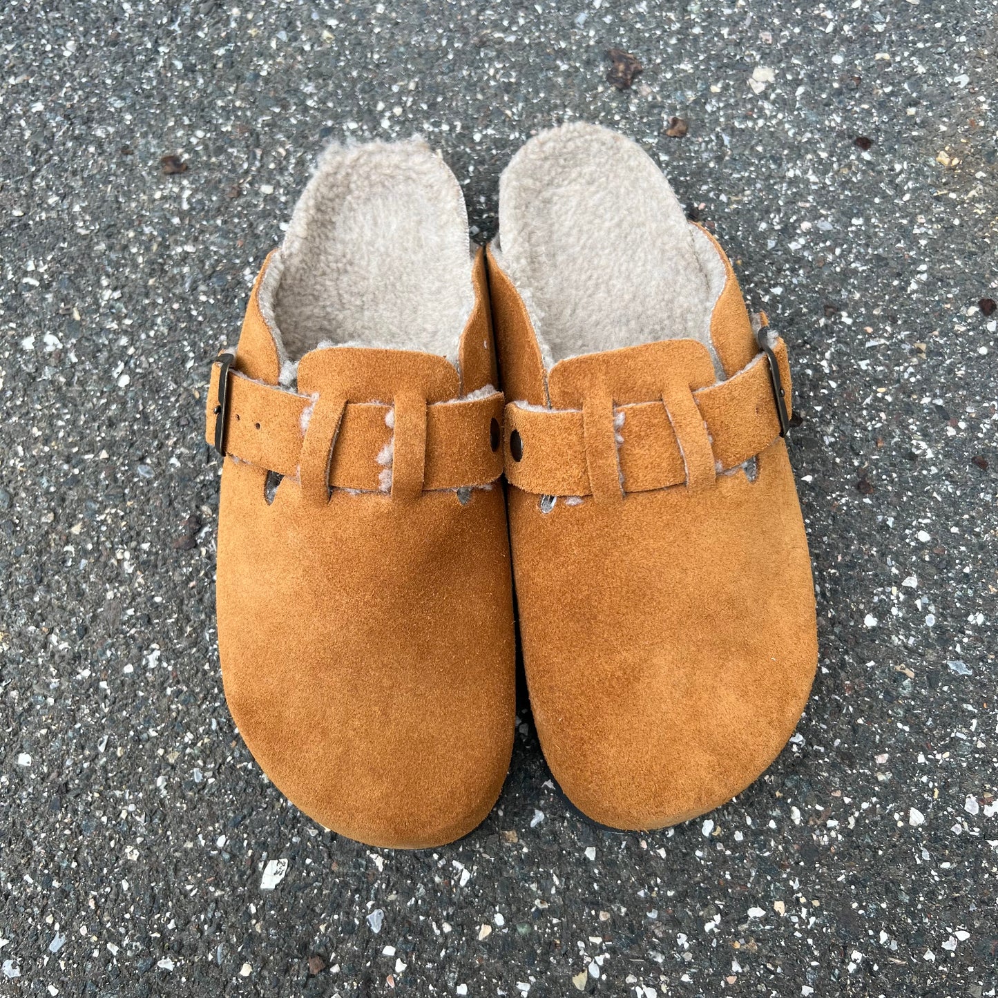 SABOT IN CROSTA DI CAMOSCIO CON PELLICCIA //