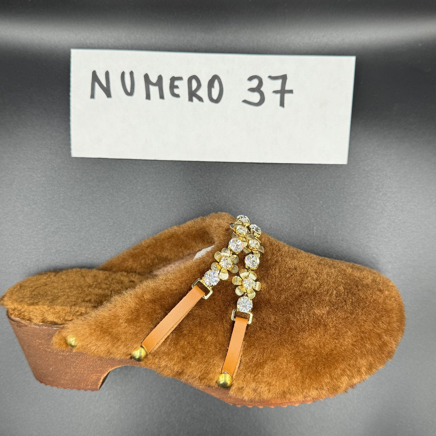 ZOCCOLI SCONTATISSIMI 37