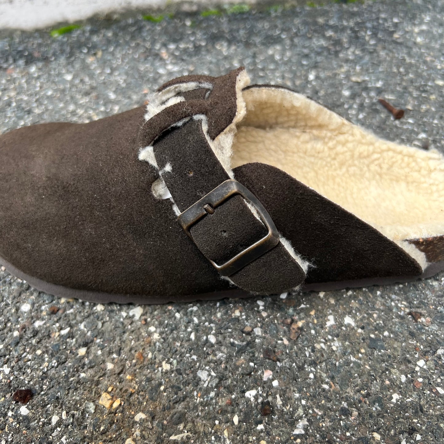 SABOT IN CROSTA DI CAMOSCIO CON PELLICCIA //