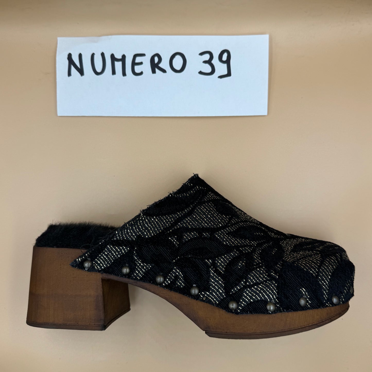 ZOCCOLI SCONTATISSIMI 39