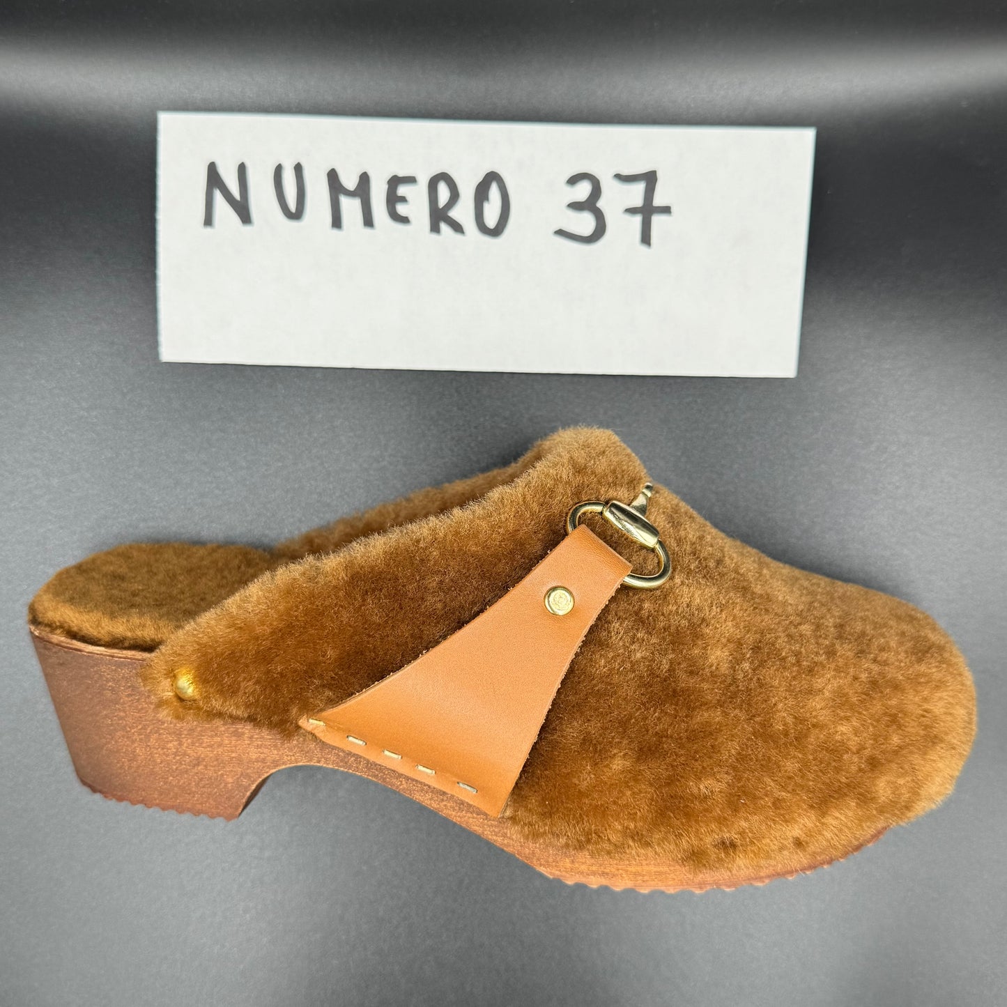ZOCCOLI SCONTATISSIMI 37