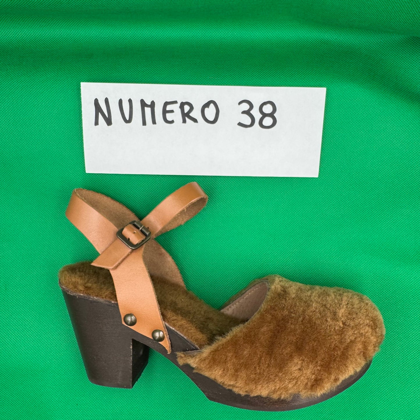 ZOCCOLI SCONTATISSIMI 38