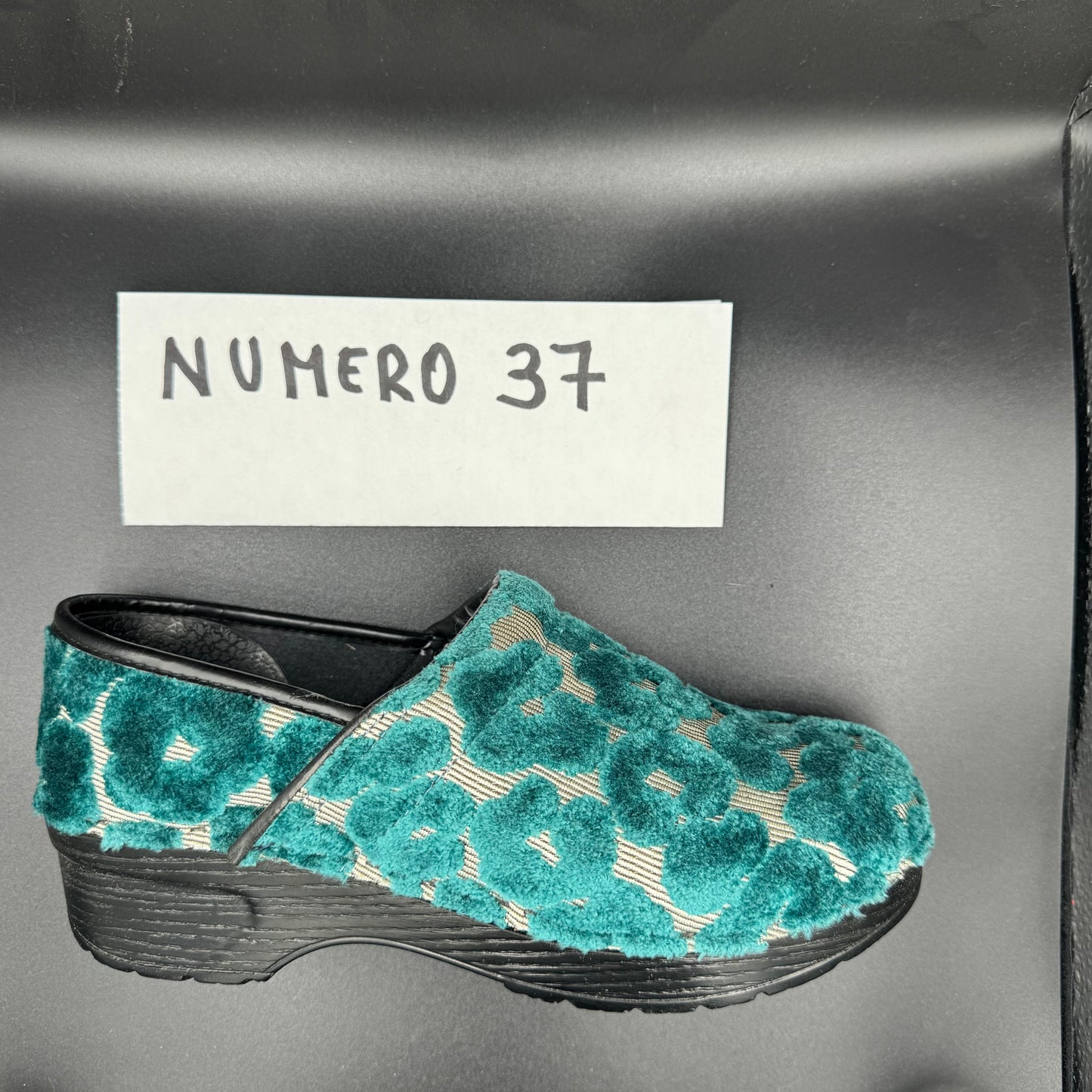 ZOCCOLI SCONTATISSIMI 37