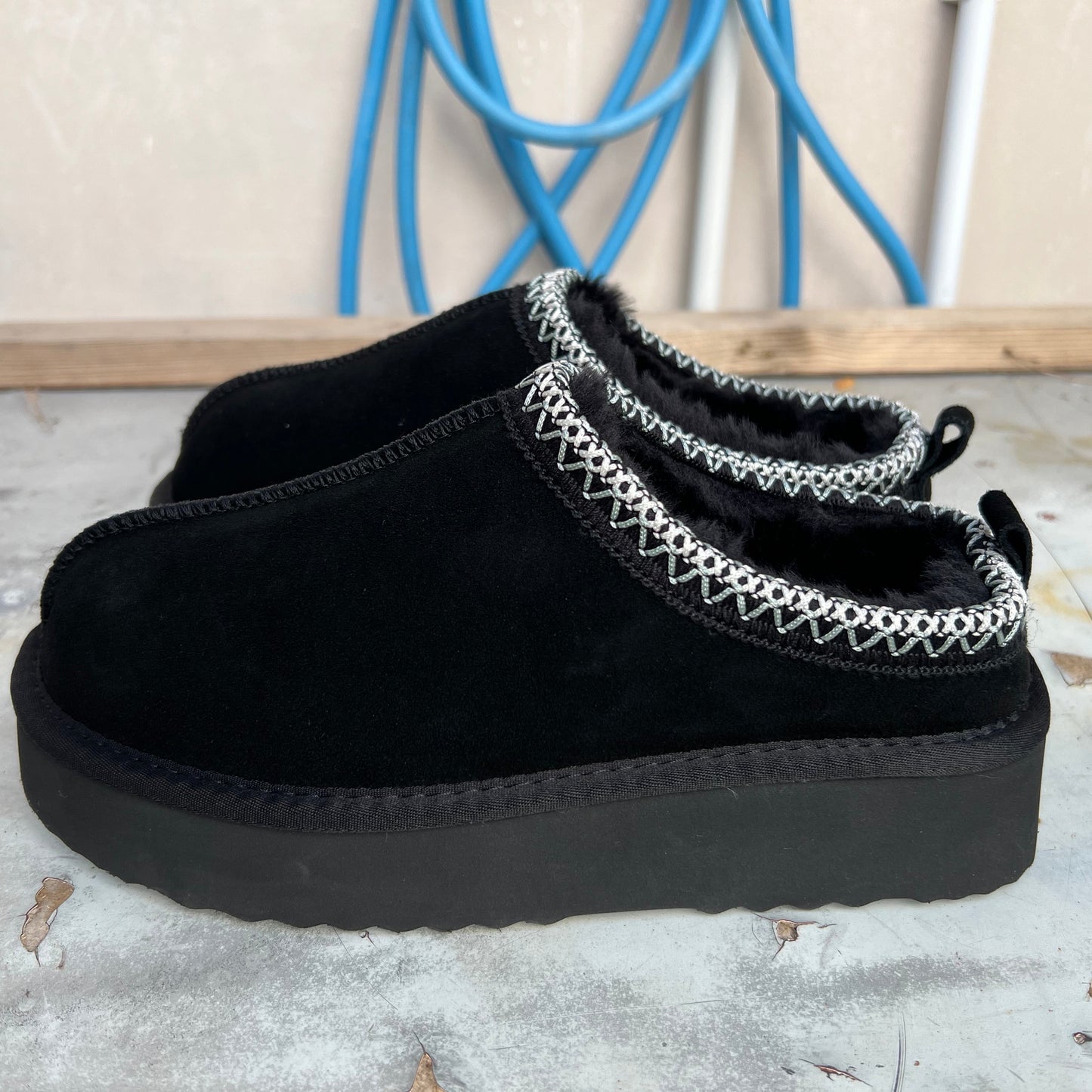 SLIPPERS // PLATFORM IN PELLE