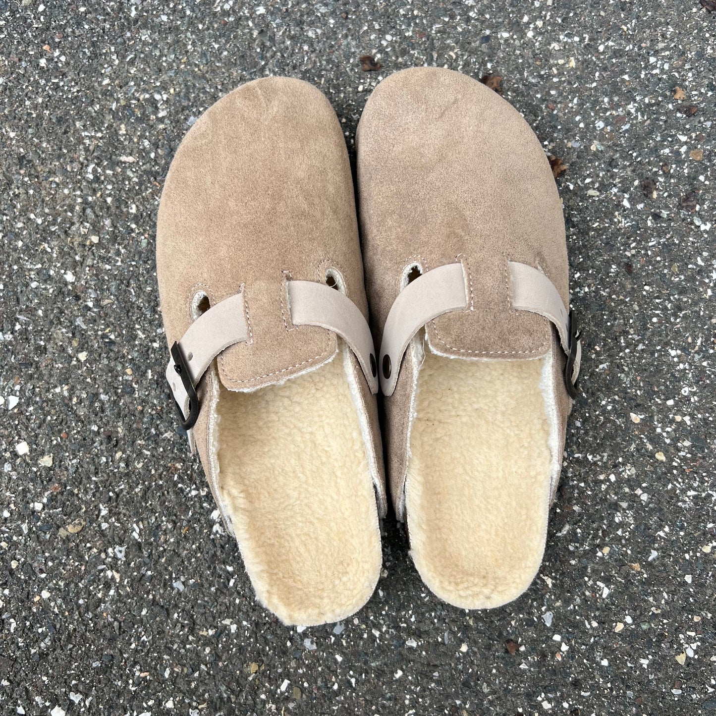 SABOT IN CROSTA DI CAMOSCIO CON PELLICCIA //