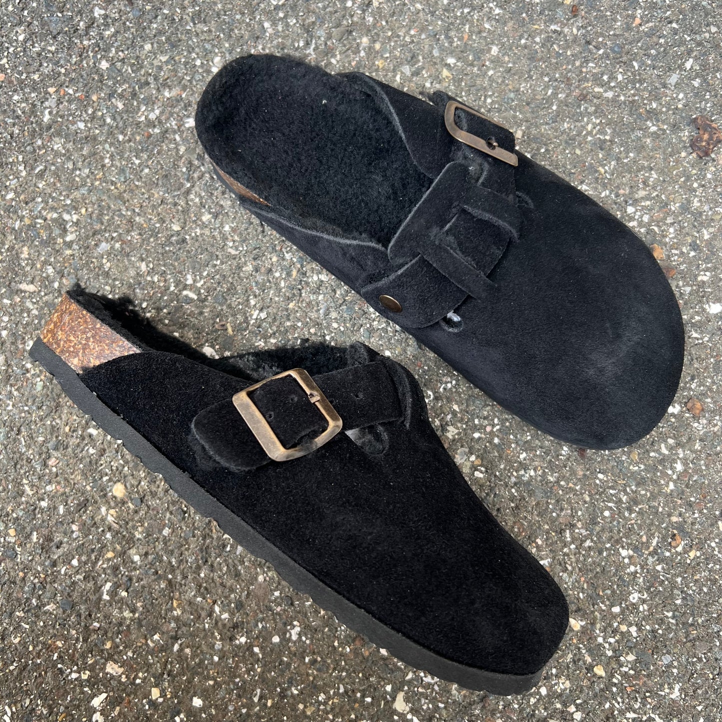 SABOT IN CROSTA DI CAMOSCIO CON PELLICCIA //